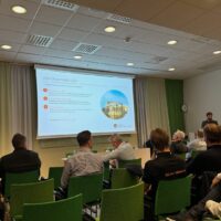 Deltagare på Svenska Brasvärmeföreningens höstmöte lyssnar på en presentation om föreningens fokusområden
